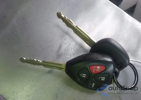 2009 Toyota Camry Le z USA, uszkodzony, nr VIN 4T1BE46K39U817989